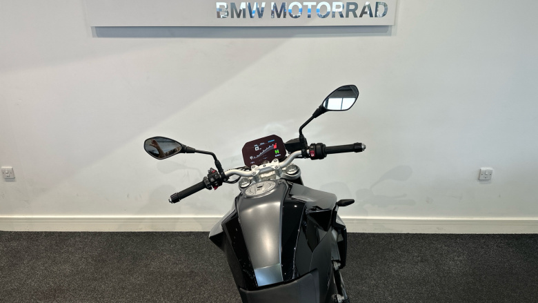 BMW F900 R